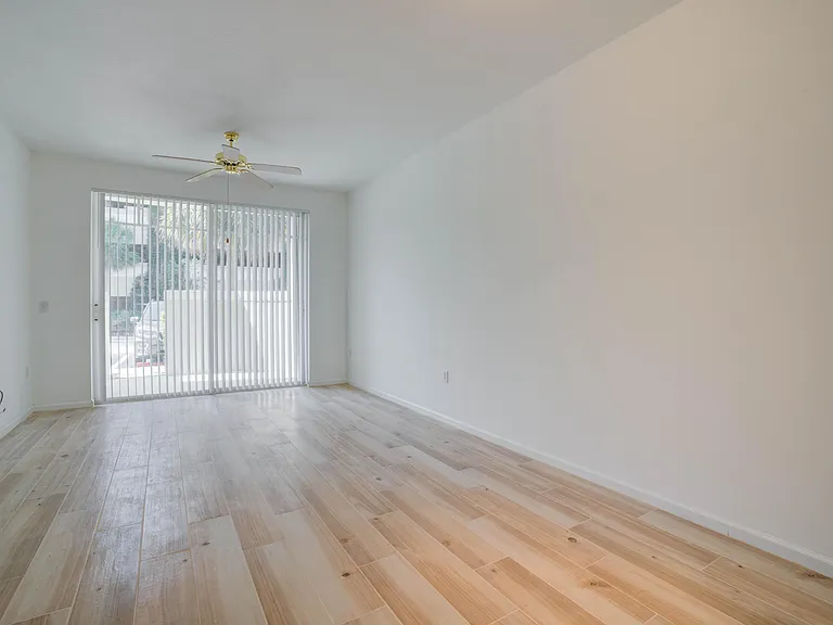 1136 Town Center Dr #11 — Photo 9