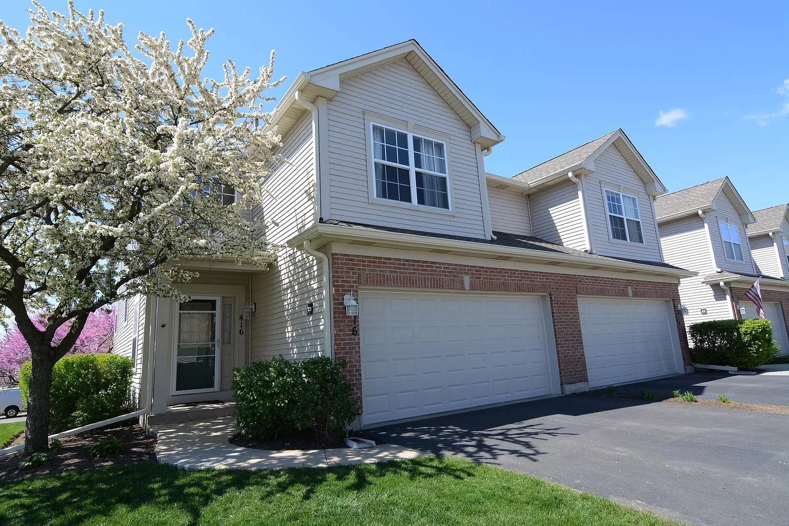 416 Gladstone Ln photo 1
