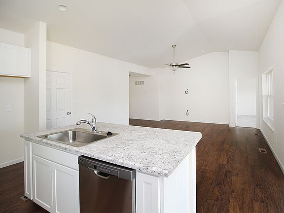 5th image of 163 Prairie Wind Dr