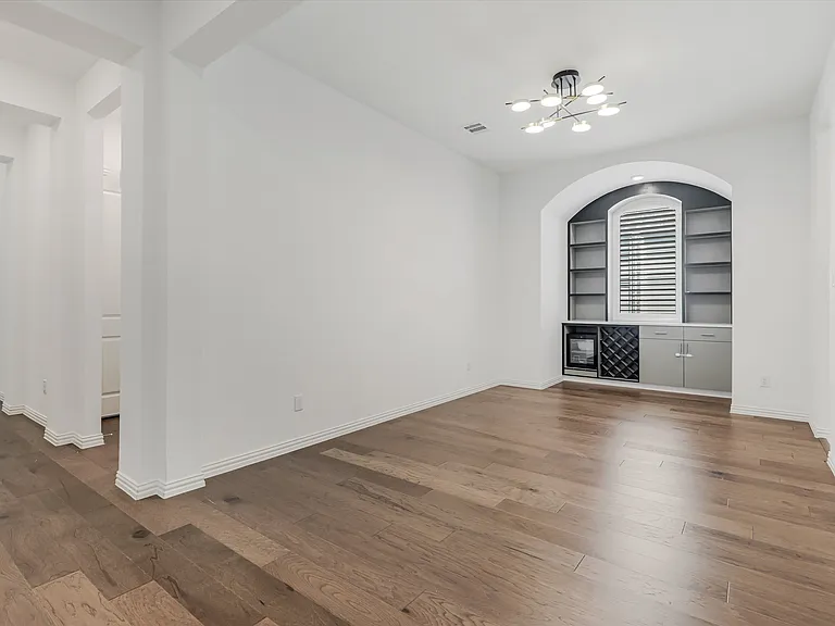 8308 Pine Valley Dr — Photo 7
