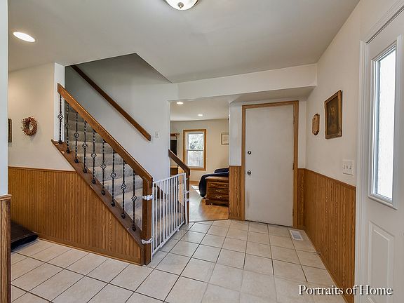4th image of 3S151 Barkley Ave