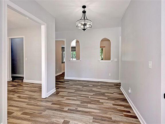 5th image of 100 Lakewood Dr