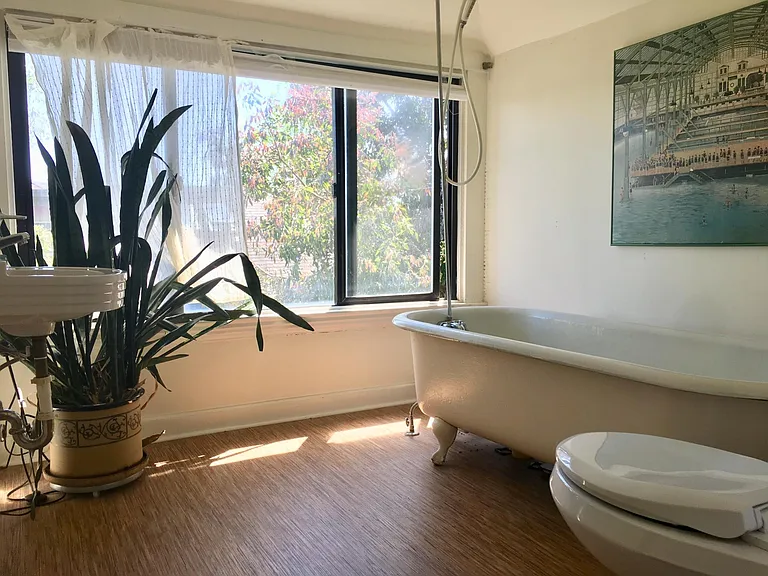 Upstairs bathroom