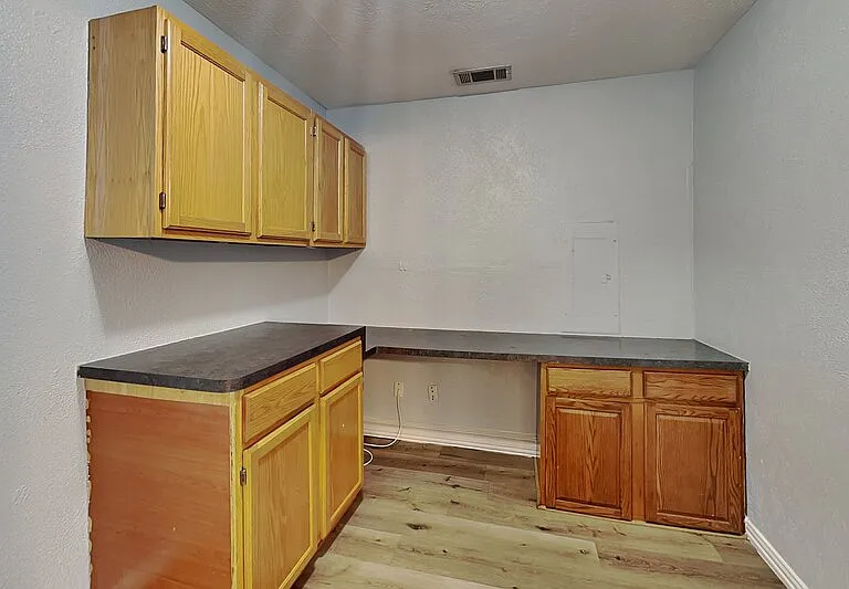 1913 Briarwood Dr — Photo 16