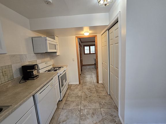 4th image of 24 E Stroud Ave #1