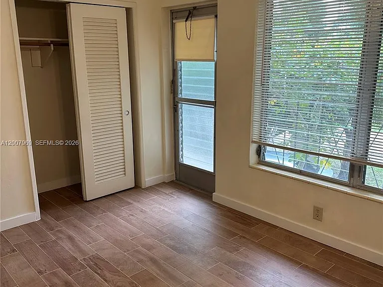 2301 NE 2nd St #6 — Photo 9