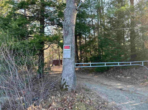 373 Calef Highway, Lee, NH 03861