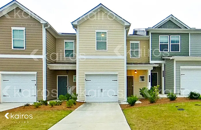 3 bed, 2.5 bath, 1483 sqft, $1,645 — Photo 1