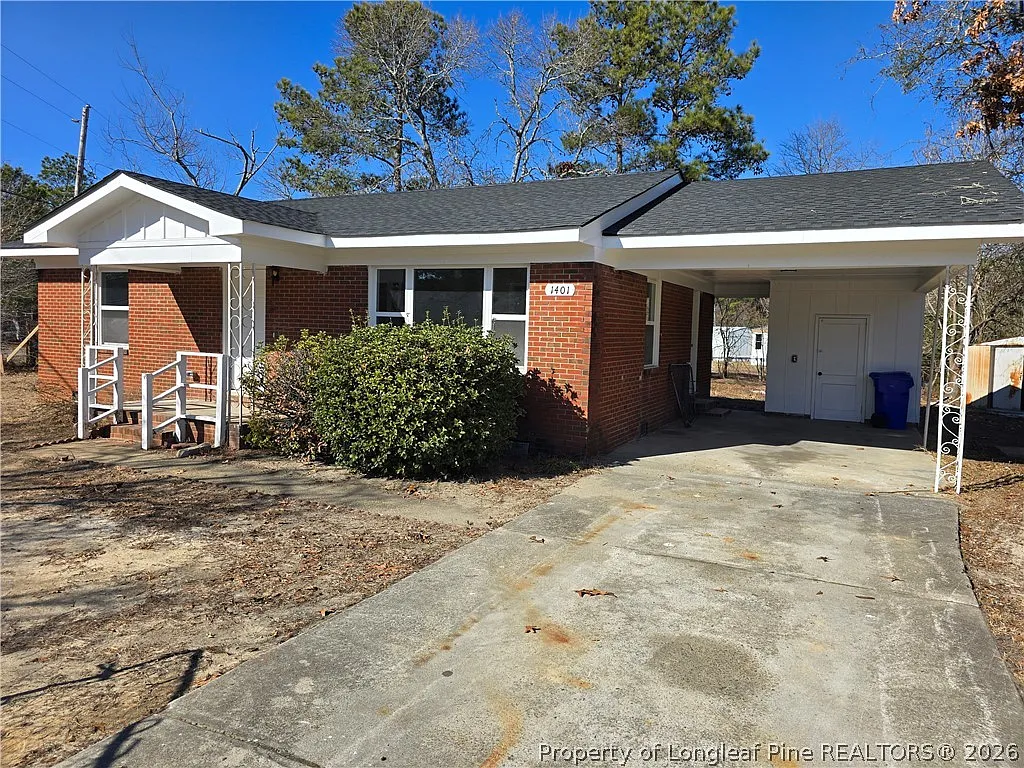 3 bed, 1.0 bath, 1026 sqft, $1,250 — Photo 2