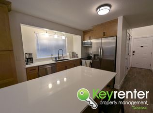 319 10th Ave SE UNIT B, Puyallup, WA 98372