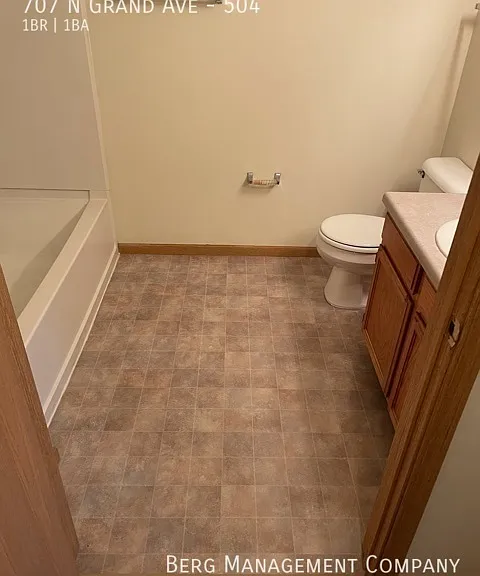707 N Grand Ave #504 — Photo 8