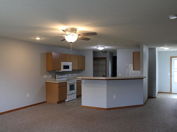 3rd image of 547 Plum Tree Dr