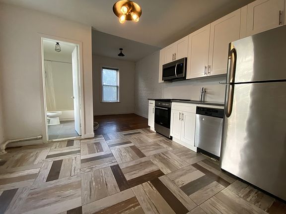 5th image of 1129 Rogers Ave #3R