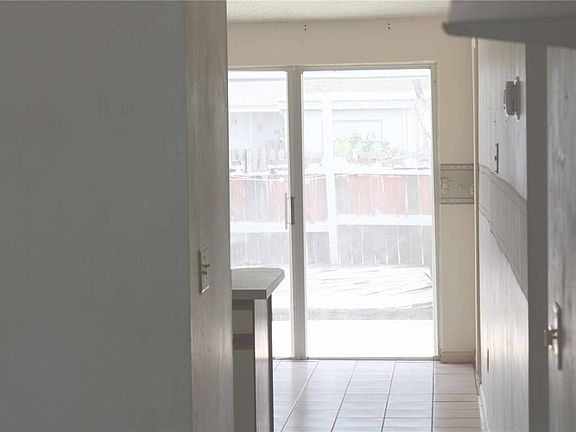 3rd image of 8515 Foxhall Dr