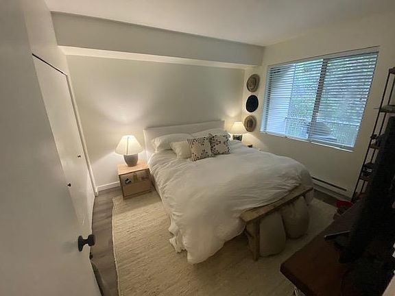 3rd image of 3213 Harbor Ave SW Unit 213