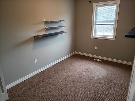 2nd image of 535 Margaret St #24