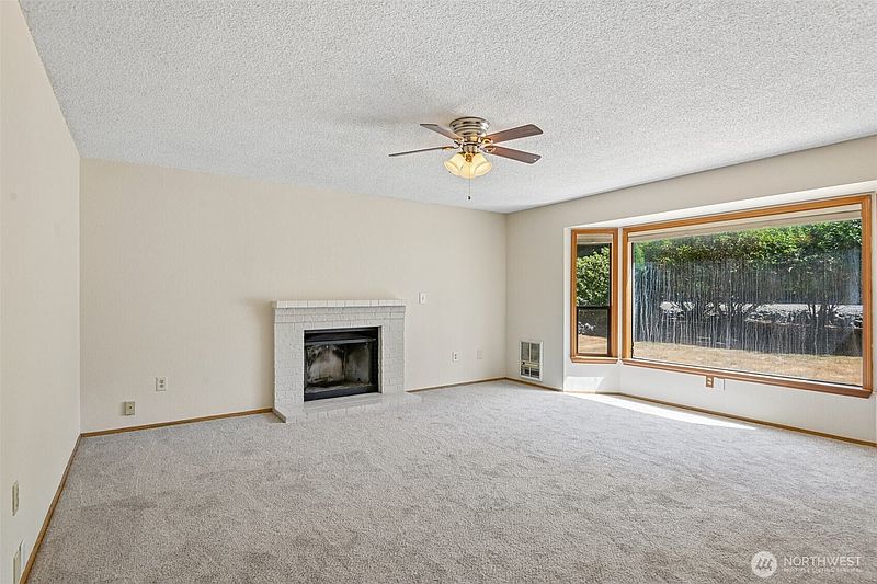 3rd image of 9003 159th Street E