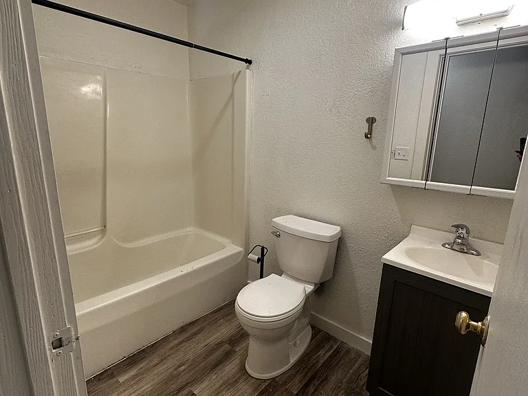 1571 Bluff St #4 — Photo 3