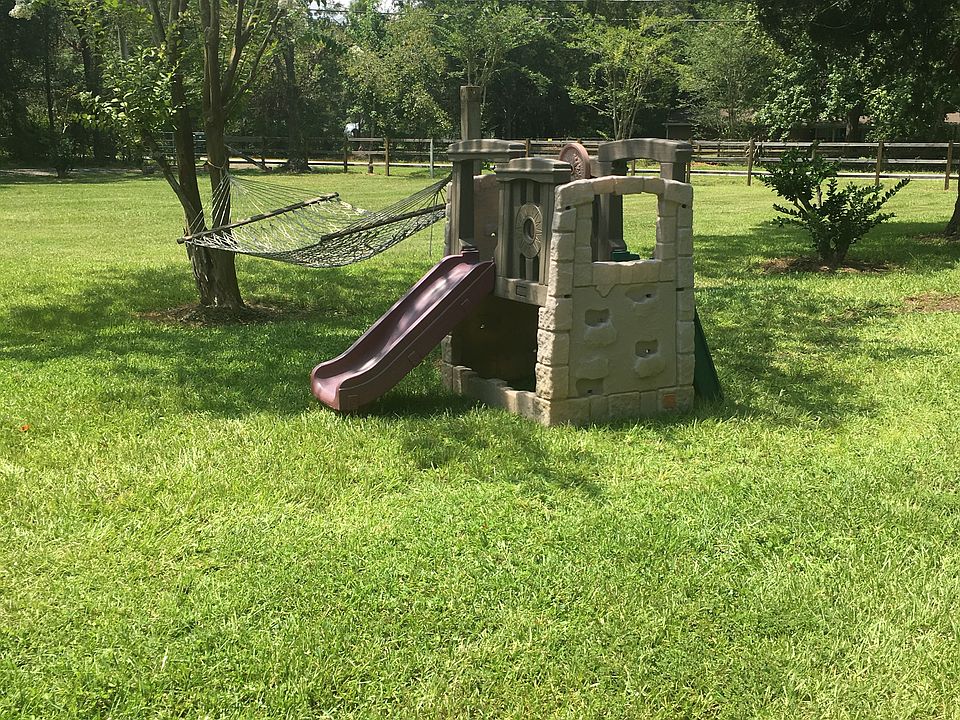 2nd image of 1137 Marlee Rd