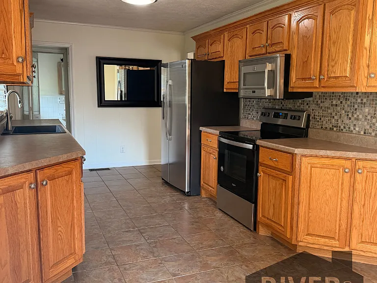 721 W Lelia St — Photo 6
