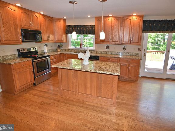 4th image of 102 Lahinch Dr