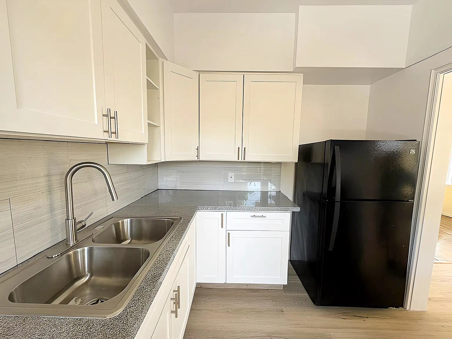 2 bed, 1200 sqft, $2,595 — Photo 4