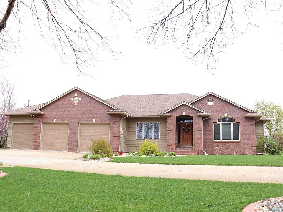 1st image of 27128 Fairway Cir