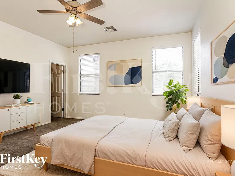 2715 E Carson Rd — Photo 9