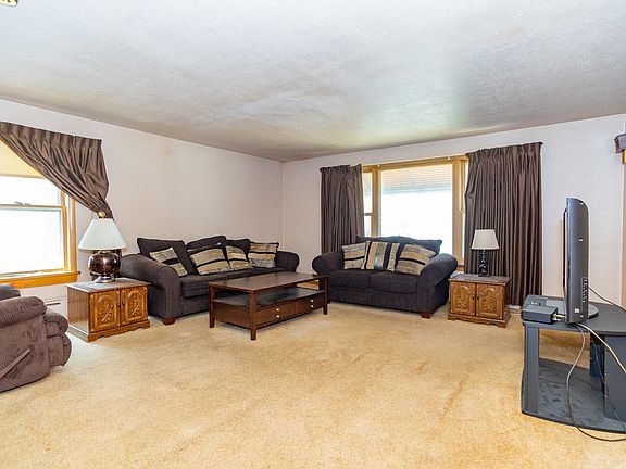3rd image of 2139 N Tripp Ave