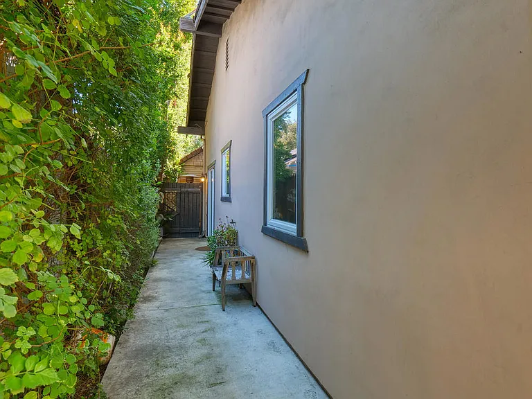 475 Cypress Ave — Photo 37