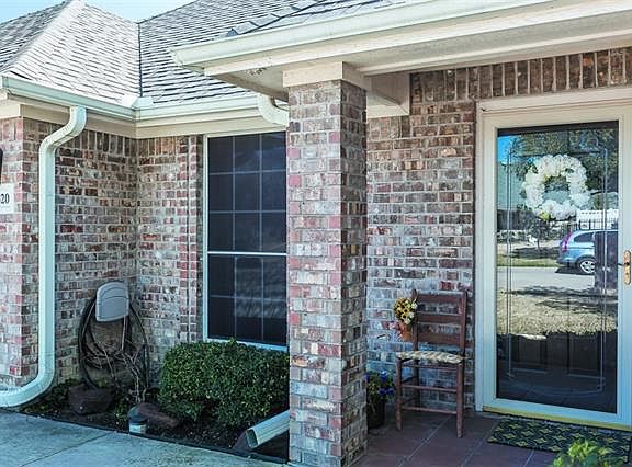 5th image of 2620 Briargrove Dr