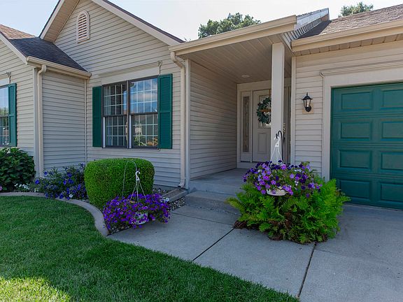 3rd image of 55109 Patrician Park Dr