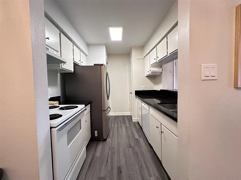 3300 Pebblebrook Dr #104 — Photo 6