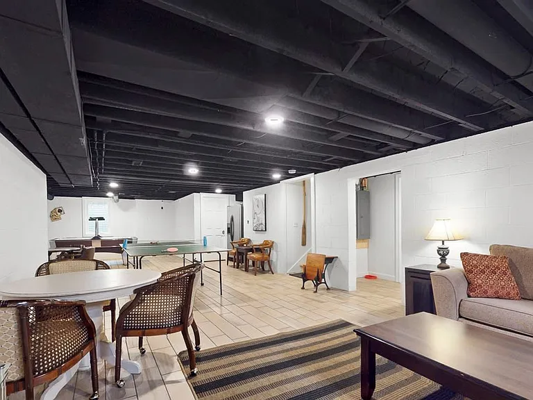 Building's Lounge