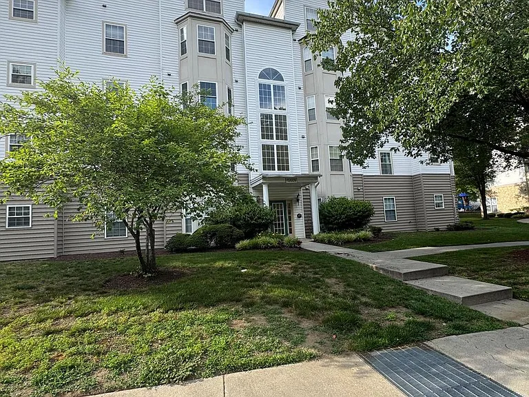 15609 Everglade Ln #203 — Photo 16