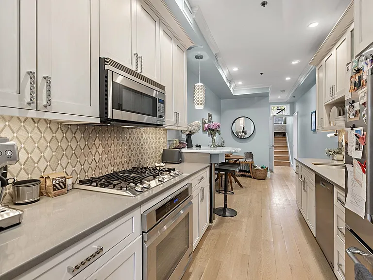 529 Jefferson St #1 — Photo 6