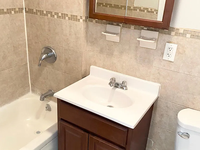 7011 Hudson Ave #7C — Photo 5