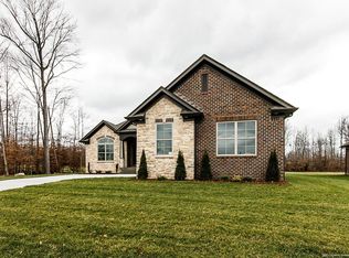 1606 Augusta Pkwy, Henryville, IN 47126