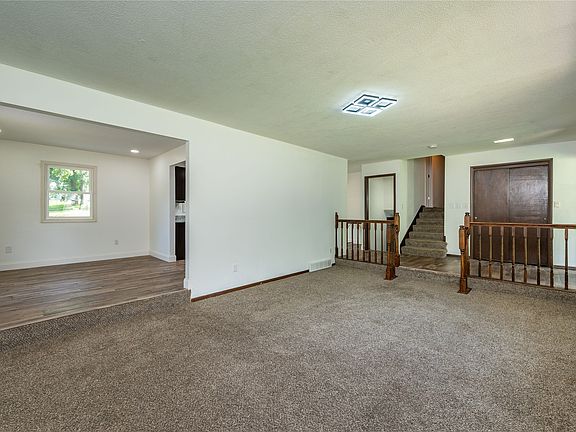 4th image of 1525 E Virginia Ave
