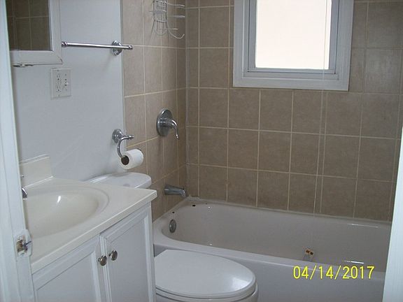 5th image of 8470 S Vincennes Ave #1