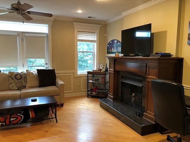 1st image of 3329 N Sheffield Ave APT 3