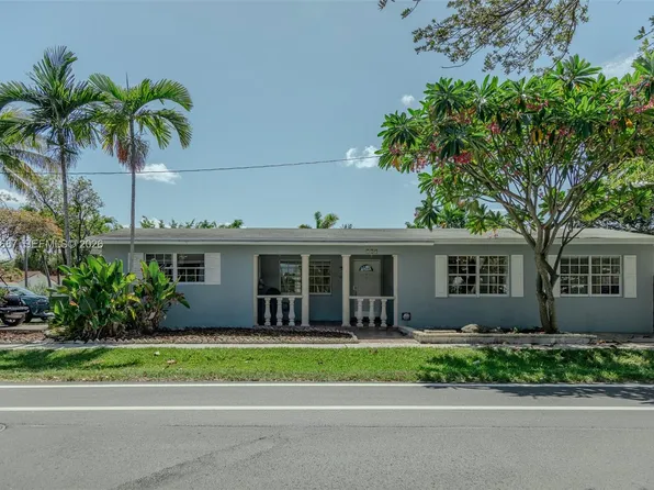 729 NE 2nd Ct #729, Hallandale, FL 33009
