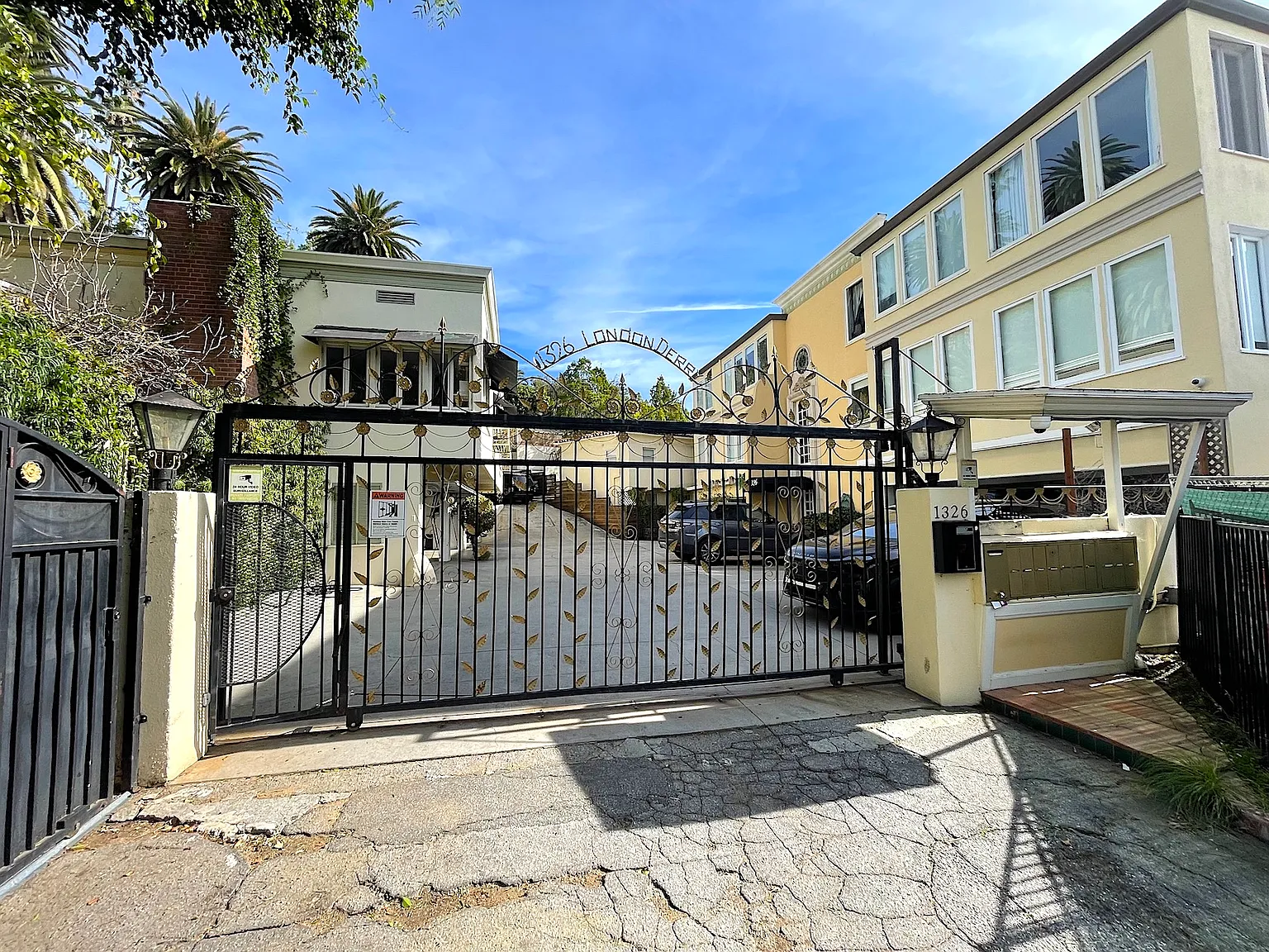 Londonderry Pl, Los Angeles — Photo 4