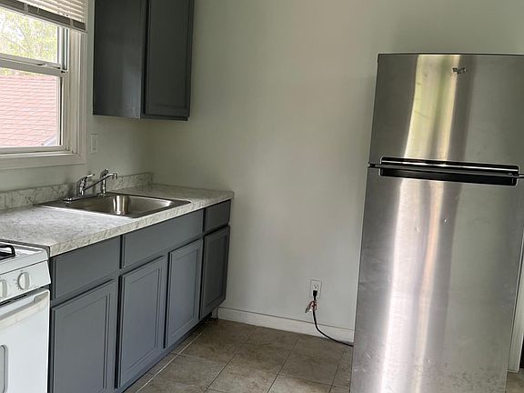 3rd image of 3540 Kern St APT B