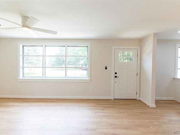 3rd image of 1314 Saint Michaels Ln
