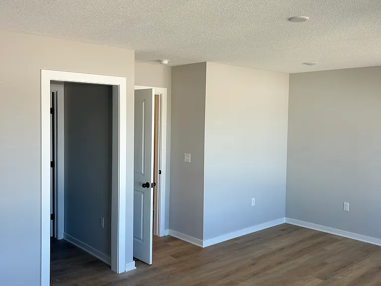349 S Georgie Ave — Photo 10