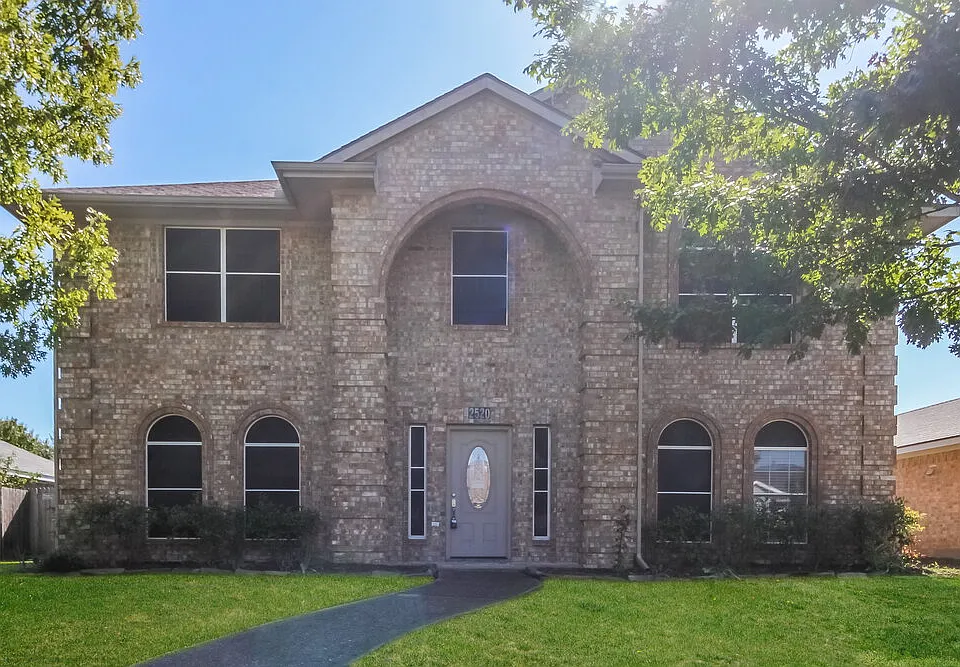 2520 Buck Dr