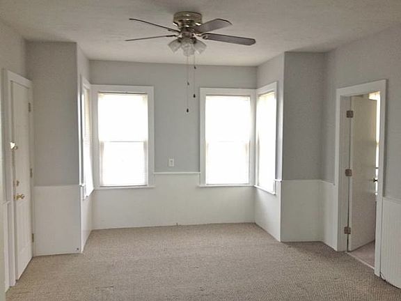 Living Room diff. Angle
