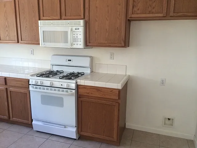 2328 S Fallbrook Dr — Photo 44