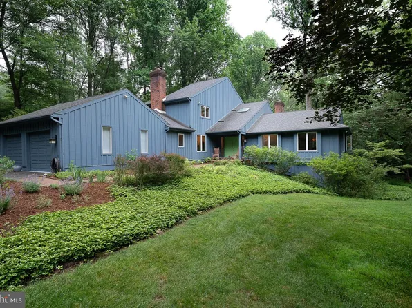 2 Fox Run Dr, Chadds Ford, PA 19317